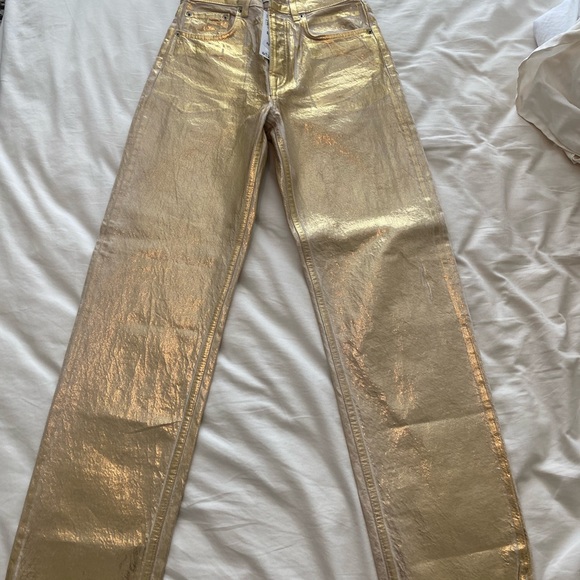Viral metallic gold pants! Perfect for the upcoming fall season - Picture 2 of 4